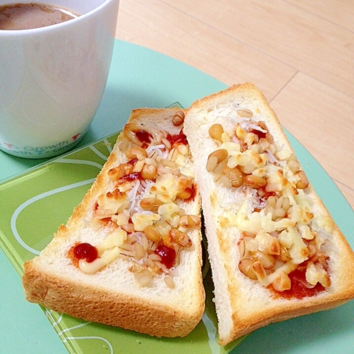 もち麦蒸し大豆としらすのチーズトースト